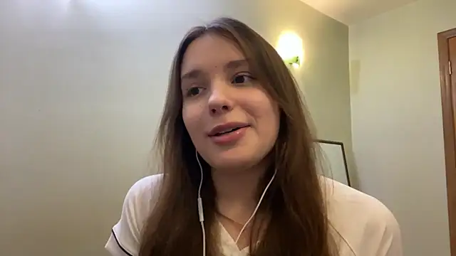 HootedIlk online show from August 7, 2:34 pm