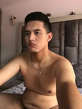 Snapshot of alexander_grey80 chatting on August 7, 6:14 pm alexander grey80 online show from August 7, 6:14 pm