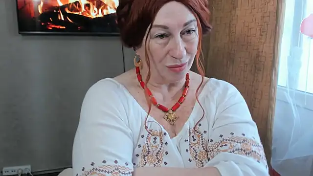 JUNOOO online show from February 19, 11:40 am