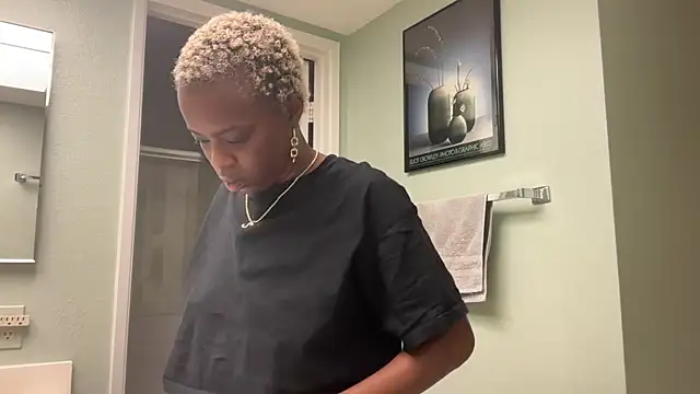 SimoneSavage online show from November 21, 12:31 am