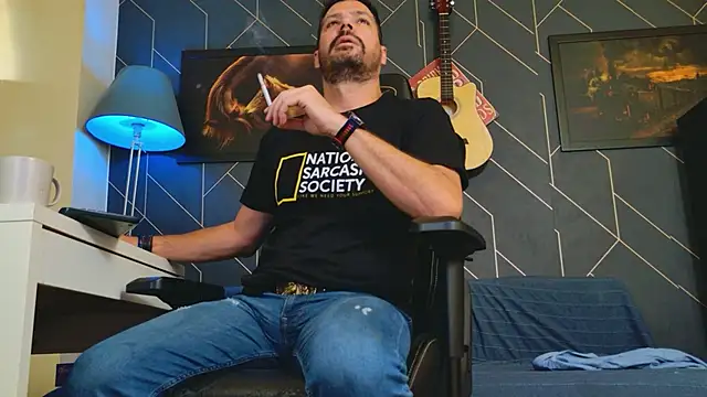 ChrisKox online show from October 18, 7:54 am