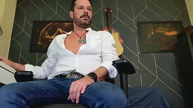 ChrisKox online show from April 1, 7:00 pm