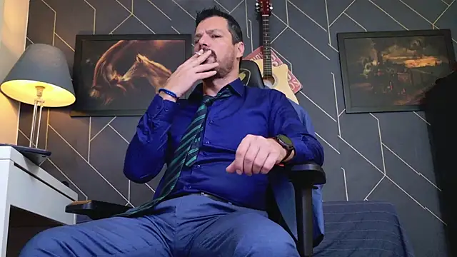 ChrisKox online show from November 7, 1:32 am