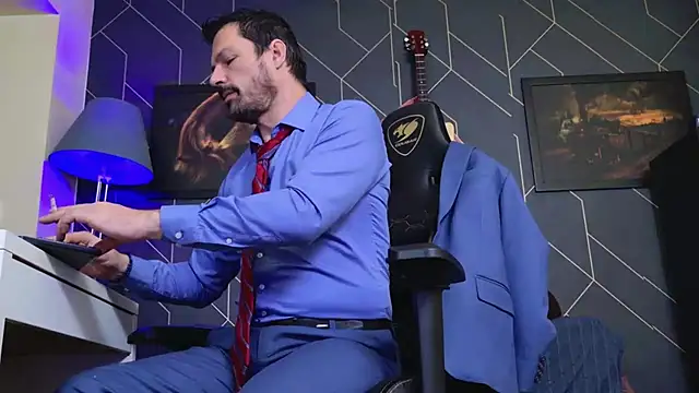 ChrisKox online show from November 30, 5:36 pm