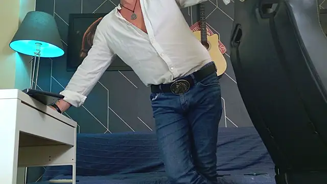 ChrisKox online show from March 9, 11:30 pm