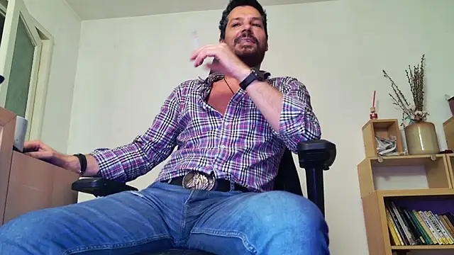 ChrisKox online show from April 30, 7:32 pm