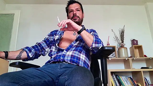 ChrisKox online show from May 4, 7:11 am