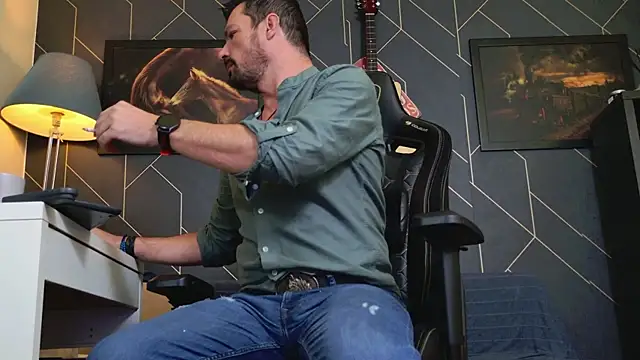 ChrisKox online show from October 30, 5:17 am