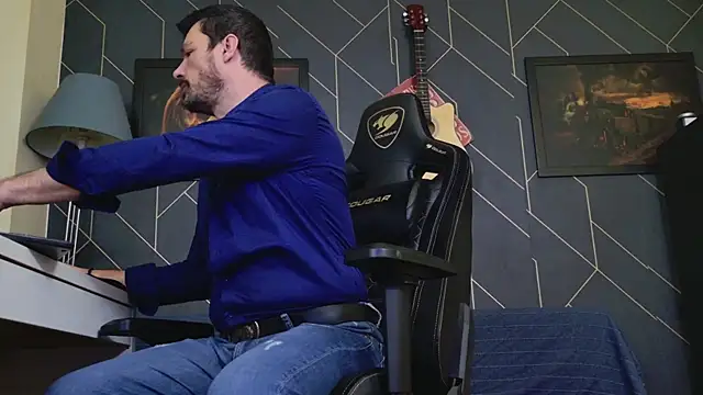 ChrisKox online show from January 12, 2:57 pm