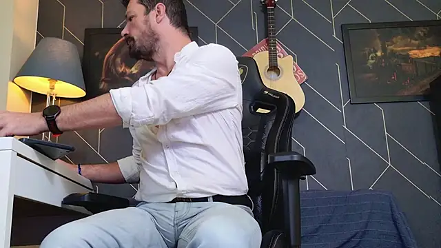 ChrisKox online show from November 15, 5:11 am