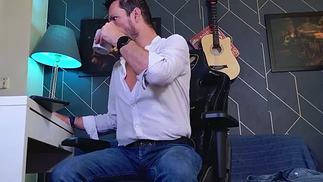 ChrisKox online show from February 22, 1:57 pm