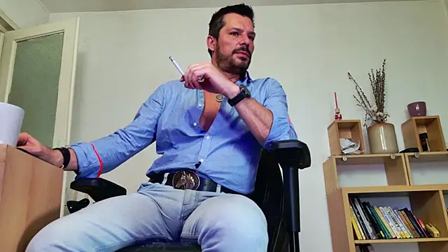 ChrisKox online show from April 17, 4:10 pm