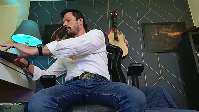 ChrisKox online show from March 12, 6:01 pm