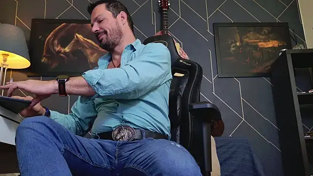 ChrisKox online show from November 3, 2:39 am