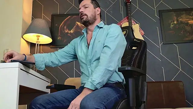 ChrisKox online show from December 21, 2:08 pm