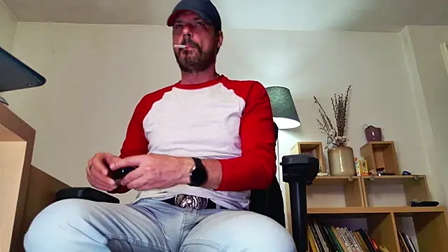 ChrisKox online show from May 8, 7:28 pm