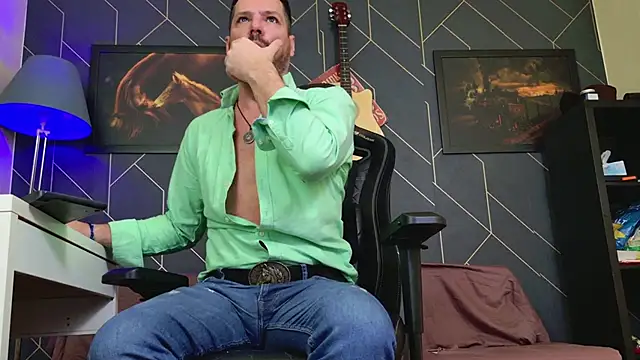 ChrisKox online show from December 5, 5:50 am