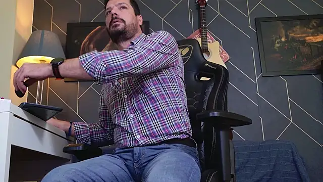 ChrisKox online show from November 14, 4:27 am