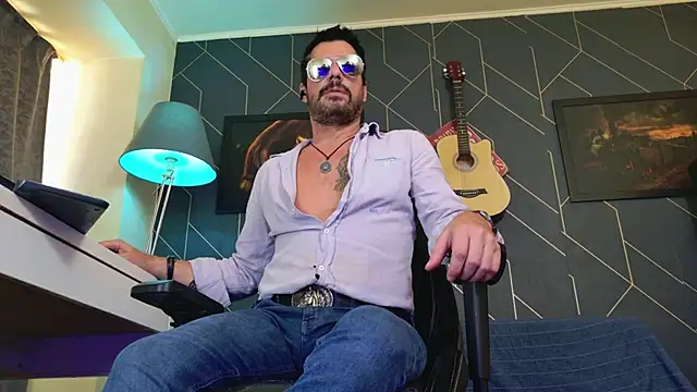 ChrisKox online show from March 17, 9:45 am