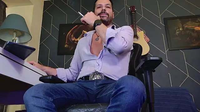 ChrisKox online show from April 2, 11:39 am