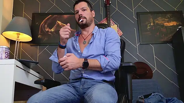 ChrisKox online show from October 31, 8:44 am