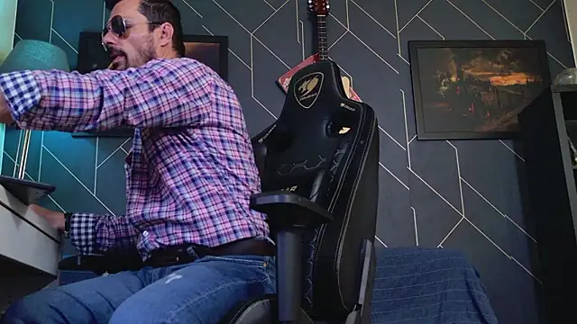 ChrisKox online show from February 26, 1:33 pm