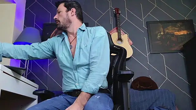 ChrisKox online show from December 1, 5:52 am