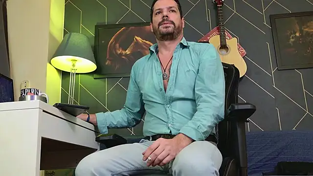 ChrisKox online show from January 10, 9:32 pm