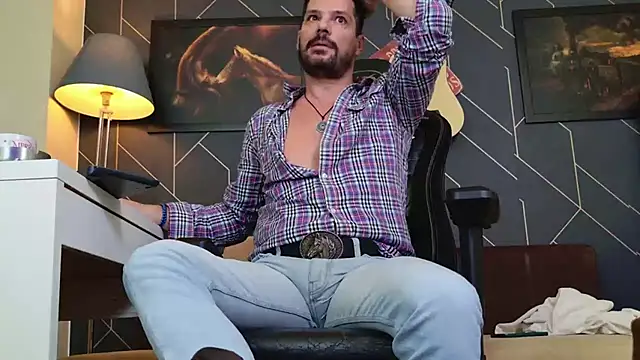 ChrisKox online show from December 13, 8:04 pm