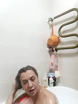 Snapshot of Alessandra92 chatting on October 16, 7:00 pm Alessandra92 online show from October 16, 7:00 pm