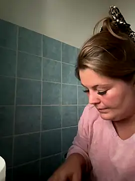 BootyLola online show from October 23, 3:00 pm