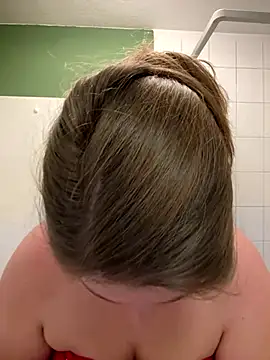 BootyLola online show from December 6, 8:10 am