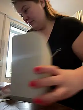 BootyLola online show from December 8, 11:14 am