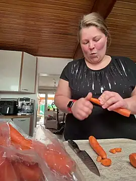 BootyLola online show from June 2, 10:59 am