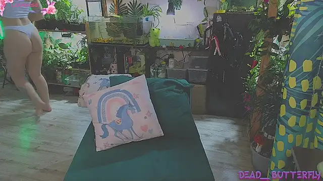 Snapshot of Dead_Butterfly chatting on March 13, 3:33 am Dead Butterfly online show from March 13, 3:33 am