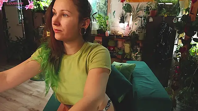 Dead Butterfly online show from October 30, 3:38 am