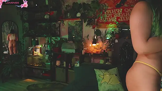 Dead Butterfly online show from November 8, 3:10 am