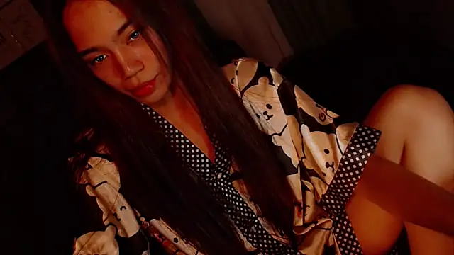 FlexibleYassi online show from December 5, 9:30 am