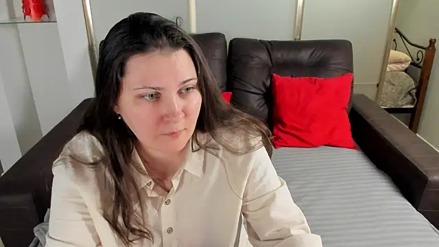 Snapshot of MarySwon chatting on November 9, 11:03 am MarySwon online show from November 9, 11:03 am