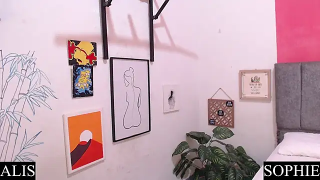 Sophie And Alis online show from January 29, 10:27 am