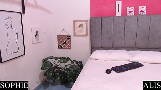 Sophie And Alis online show from February 15, 10:55 am