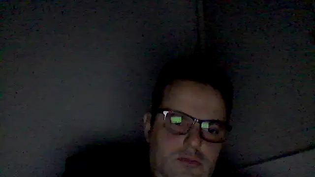 Snapshot of dadada20 chatting on March 22, 2:15 am dadada20 online show from March 22, 2:15 am