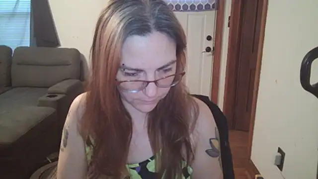 Snapshot of SweetAriesXO chatting on February 6, 1:29 pm SweetAriesXO online show from February 6, 1:29 pm