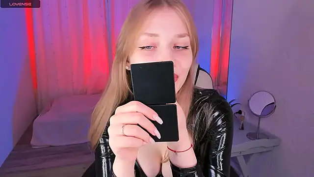 DakotaMabs online show from November 11, 6:41 am