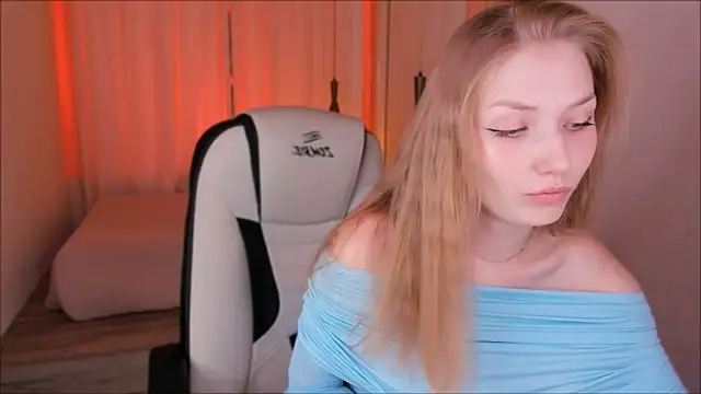 DakotaMabs online show from September 21, 9:36 am