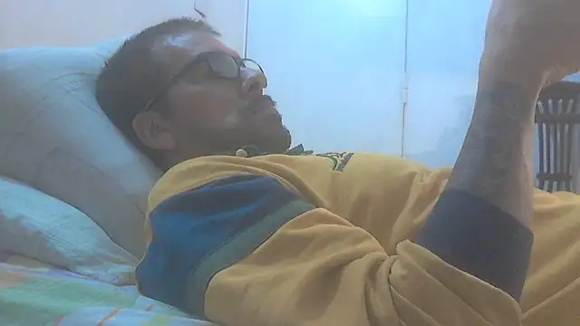 Snapshot of el_principe_hot chatting on December 15, 4:51 am el principe hot online show from December 15, 4:51 am