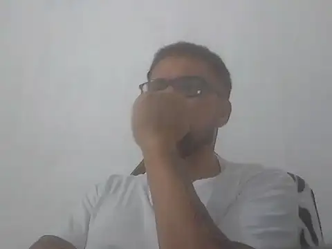 Snapshot of el_principe_hot chatting on February 6, 4:19 am el principe hot online show from February 6, 4:19 am