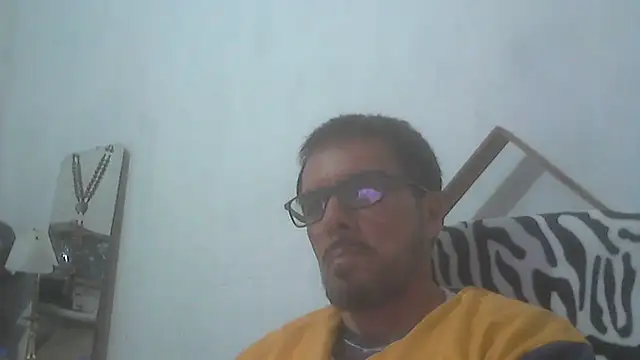 Snapshot of el_principe_hot chatting on December 2, 4:36 am el principe hot online show from December 2, 4:36 am