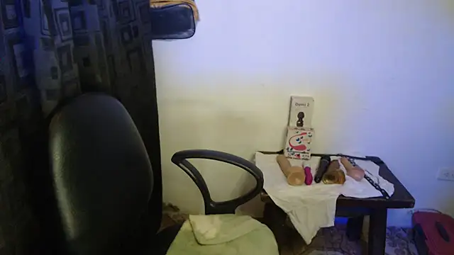 kattydirtylol online show from February 28, 10:09 pm