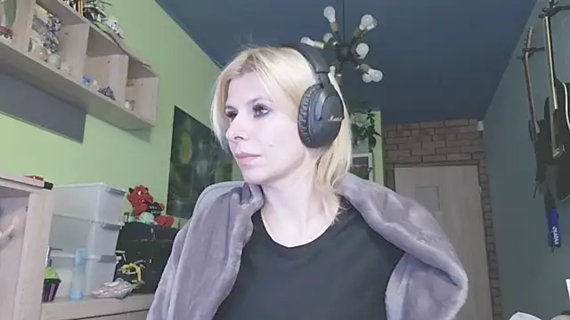 karmija online show from January 11, 9:33 pm